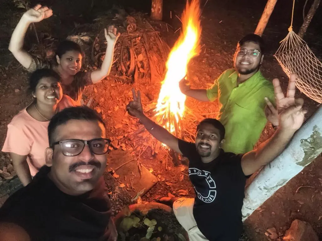 Kochi Eevas Farm Stay בית נופש