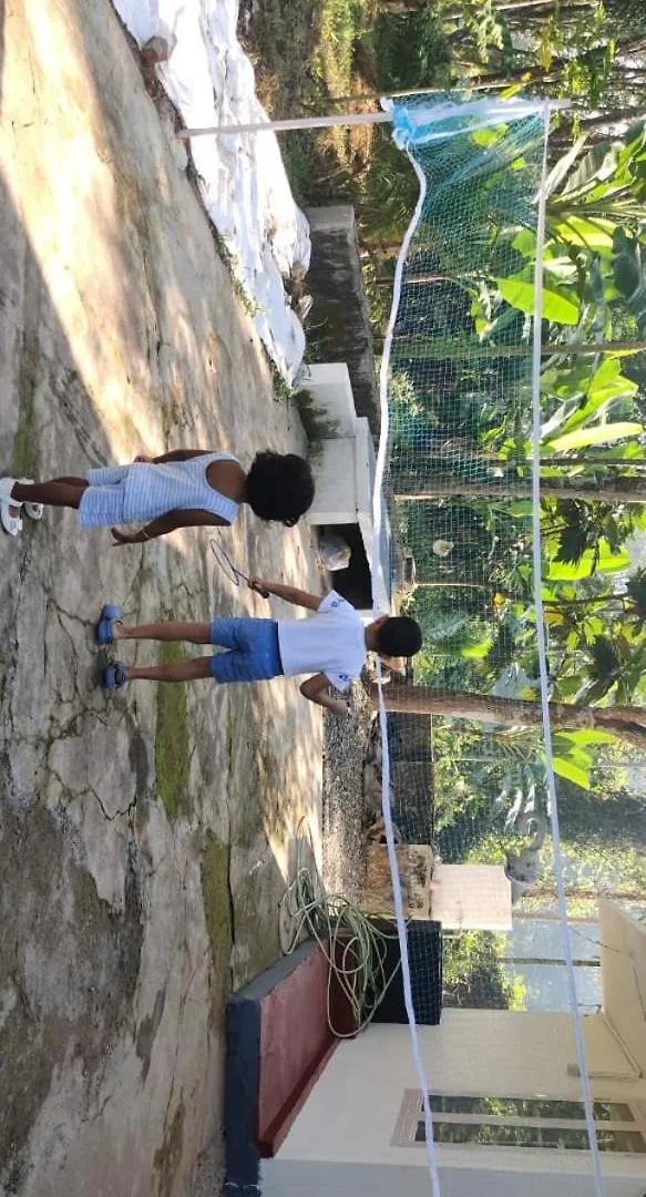 Kochi Eevas Farm Stay בית נופש